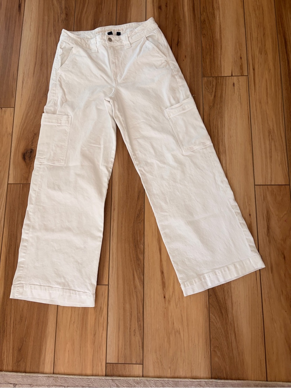 American Eagle Outfitters Off-White High-Rise Jeans